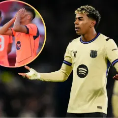 Zawodnicy La Liga w akcji. Jeden z piłkarzy FC Barcelony w żółtej koszulce z logo Spotify, obok wizerunek innego zawodnika w pomarańczowej koszulce, zakrywającego twarz.