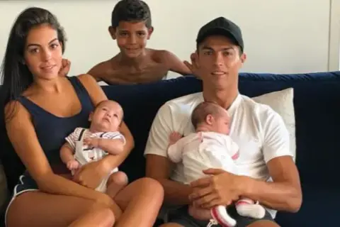 Cristiano Ronaldo dzieci: Kim są ich matki? Poznaj historie