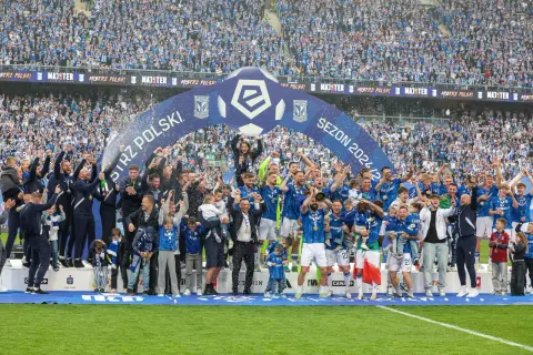 Ekstraklasa 2026: Kto mistrzem? Analiza faworytów i obrońcy tytułu
