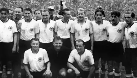 Mistrzostwa Świata w Piłce Nożnej: Historia Zwycięzców i Rekordy