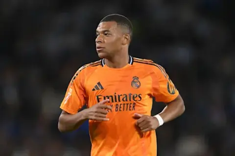 Mbappé: Ile zarabia gwiazda Realu? Odkryj jego finansowe imperium