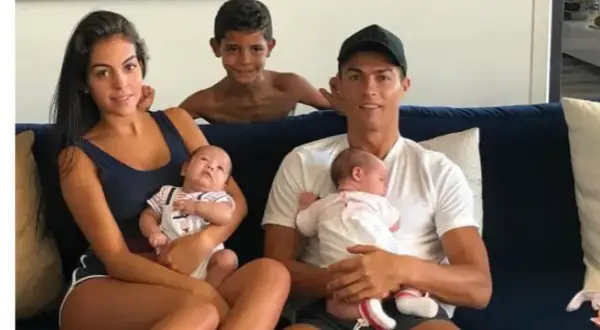 Cristiano Ronaldo dzieci: Kim są ich matki? Poznaj historie
