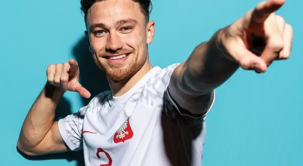 Matty Cash: 185 cm wzrostu. Jak jego fizyka wpływa na grę?