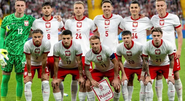 Polscy piłkarze imiona i nazwiska: Szczęsny, Glik, Krychowiak, Lewandowski, Zieliński, Milik, Piszczek, Błaszczykowski, Fabiański, Grosicki, Pjanić.