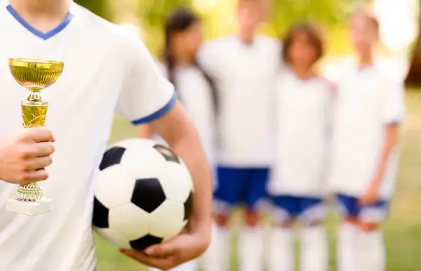Niższe ligi piłkarskie w Polsce 2026: jak żyją kluby regionalne i dlaczego to fundament polskiego futbolu